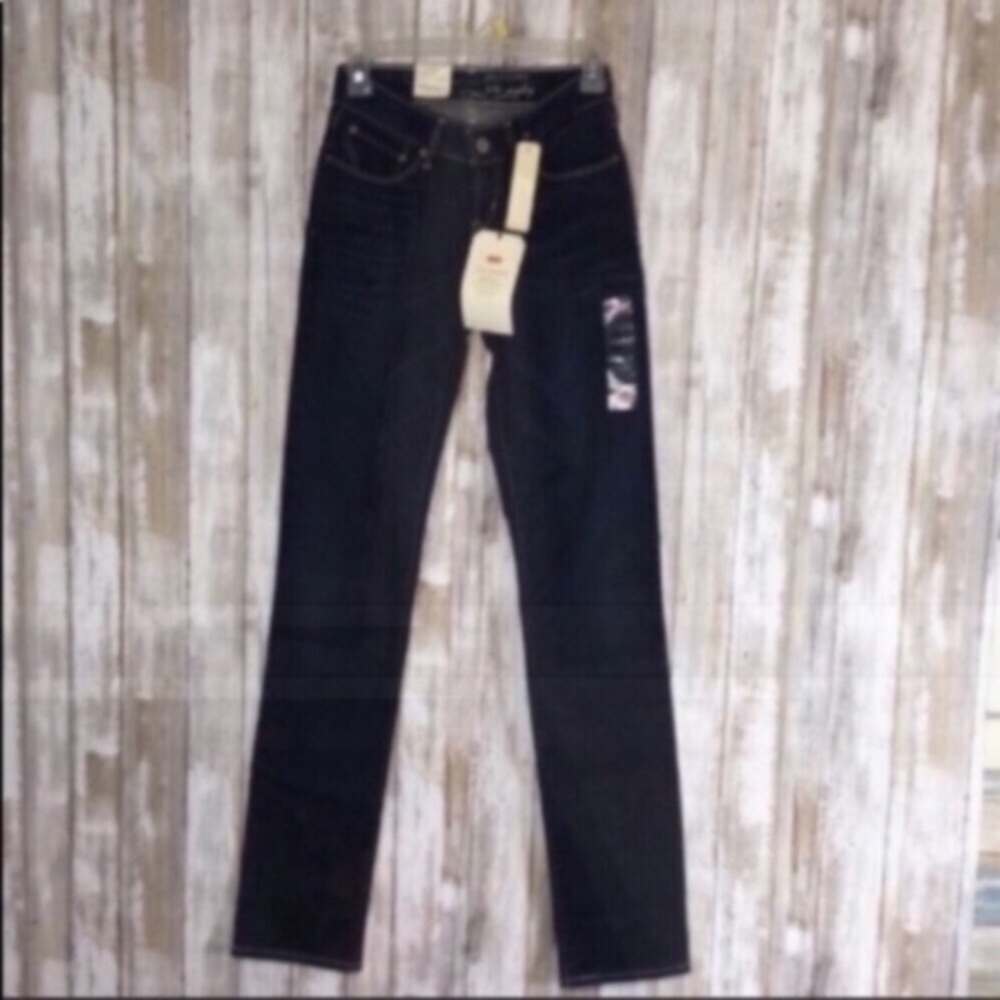NWT Levi's Bold Curve Straight Leg Denim